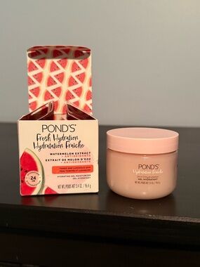 POND'S Fresh Hydration Watermelon Gel Moisturizer - NEW